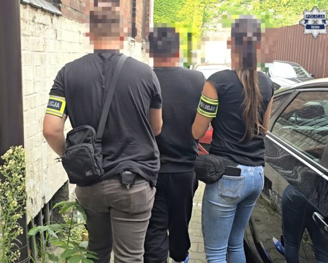 Dwóch 19-latków odpowie za rozbój. Grozi im kara do 15 lat pozbawienia wolności