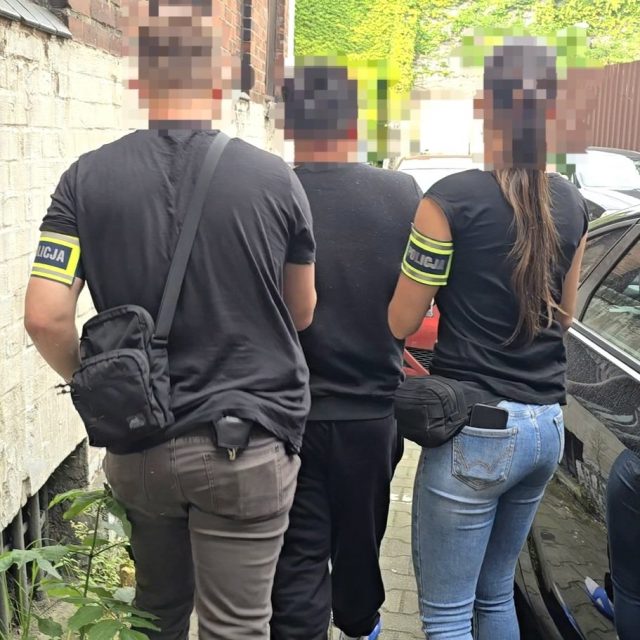 Dwóch 19-latków odpowie za rozbój. Grozi im kara do 15 lat pozbawienia wolności