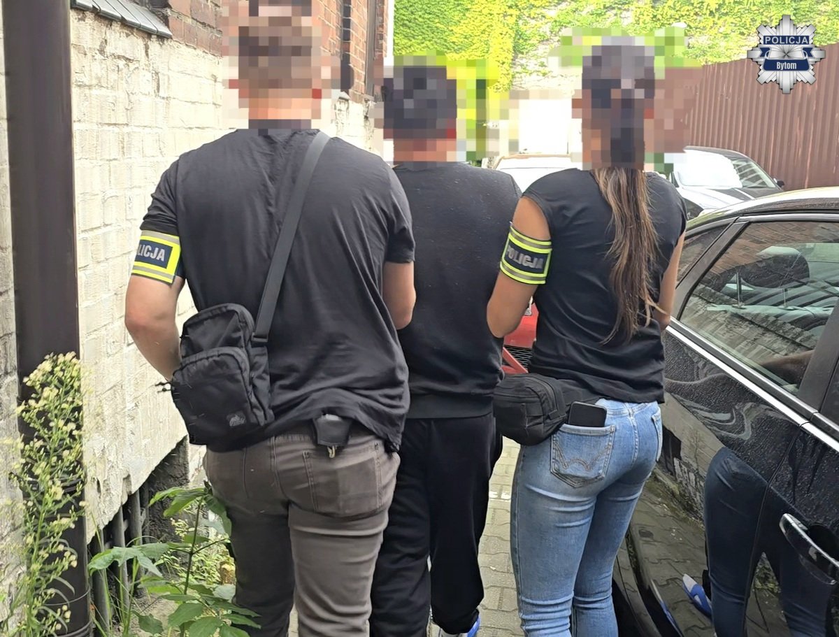 Dwóch 19-latków odpowie za rozbój. Grozi im kara do 15 lat pozbawienia wolności