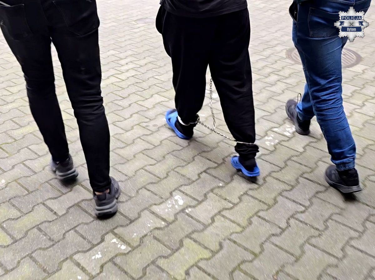 Dwóch 19-latków odpowie za rozbój. Grozi im kara do 15 lat pozbawienia wolności