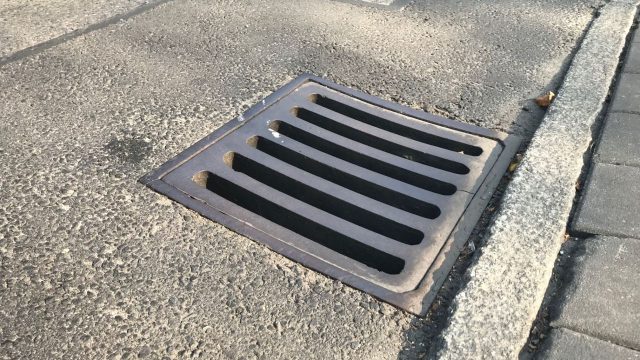 Ruszają remonty studzienek kanalizacyjnych w Śródmieściu. Mogą wystąpić utrudnienia