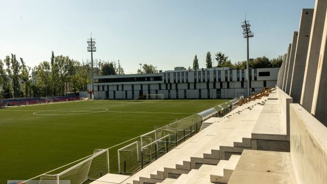 Trwa budowa nowej trybuny na obiekcie piłkarskim Polonii Bytom