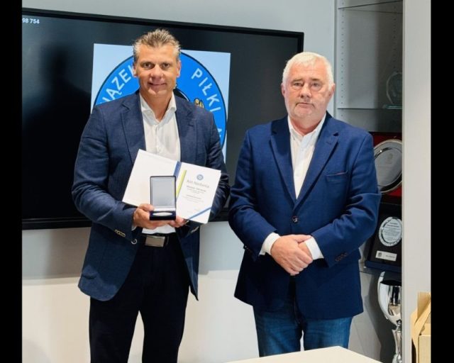 Prezydent Mariusz Wołosz wyróżniony przez Śląski Związek Piłki Nożnej