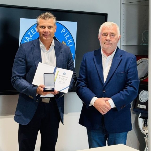 Prezydent Mariusz Wołosz wyróżniony przez Śląski Związek Piłki Nożnej