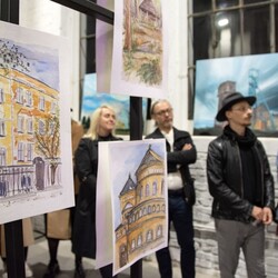 Sztuka w sercu Bytomia: wernisaż w starej lokomotywowni