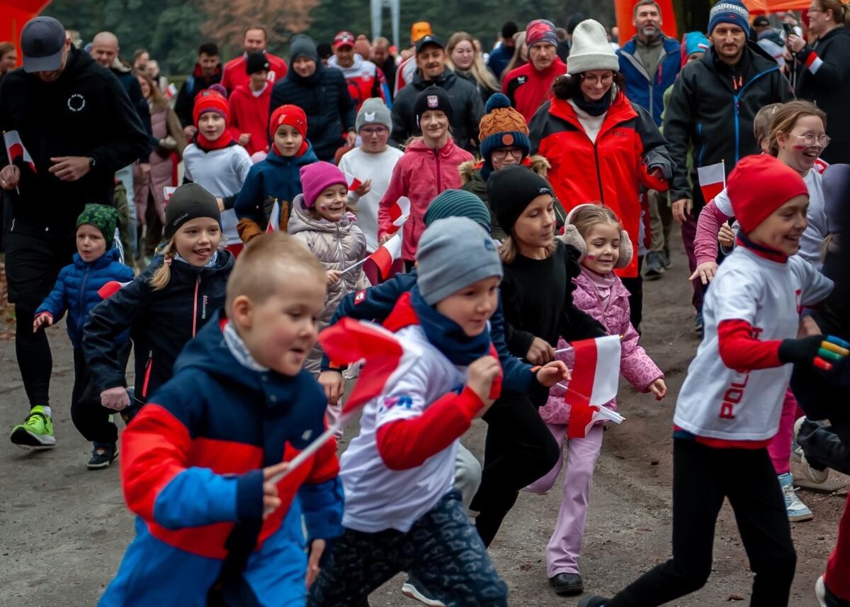 Biegacze uczcili Święto Niepodległości [ZDJĘCIA] / fot. UM Bytom / H. Klimek