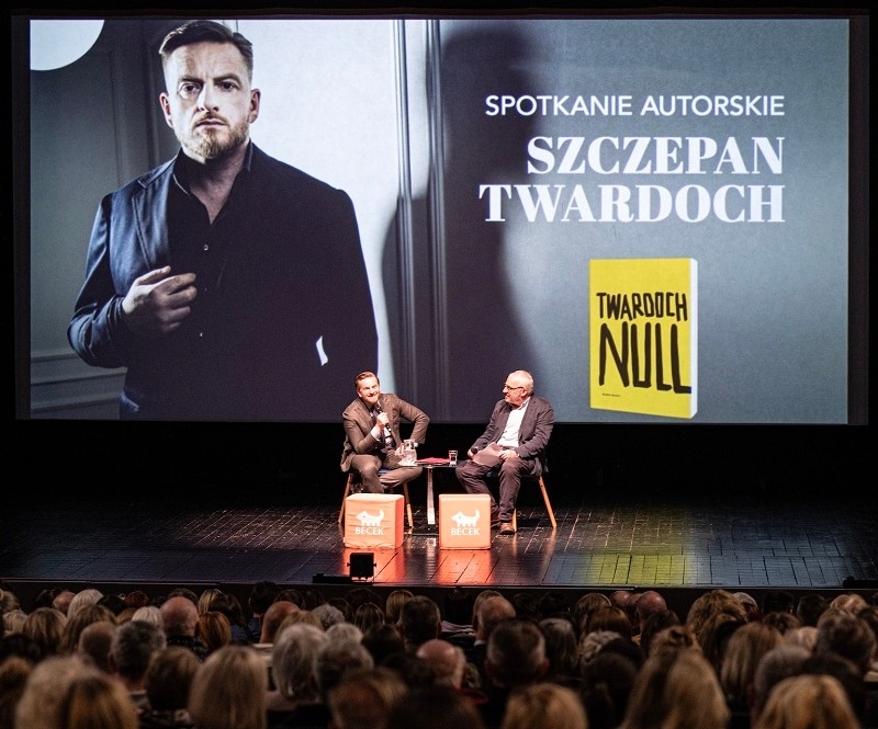 Bytom gościł Szczepana Twardocha – autor "Null" zainspirował fanów literatury