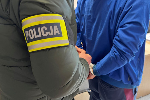Bytom: Poszukiwani ukrywali się w pustostanie. 17-latka uciekła z placówki opiekuńczej
