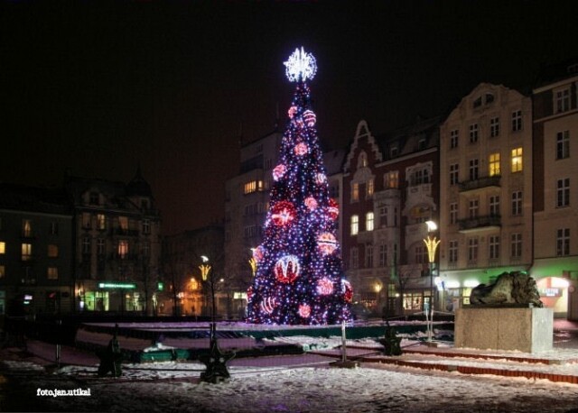 Bytom .Rynek.nocą.