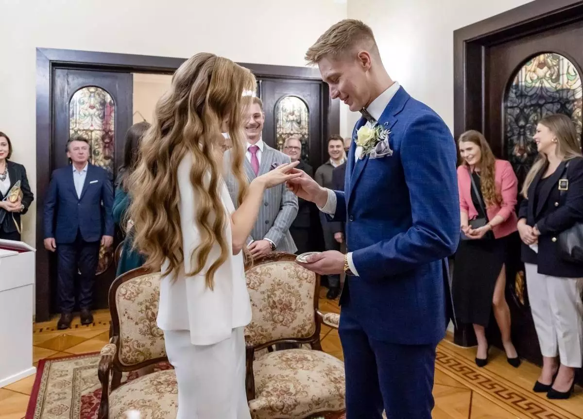 Aż dwie pary zakochanych poprosiły prezydenta Bytomia Mariusza Wołosza, aby ten osobiście udzielił im ślubu / fot. UM Bytom