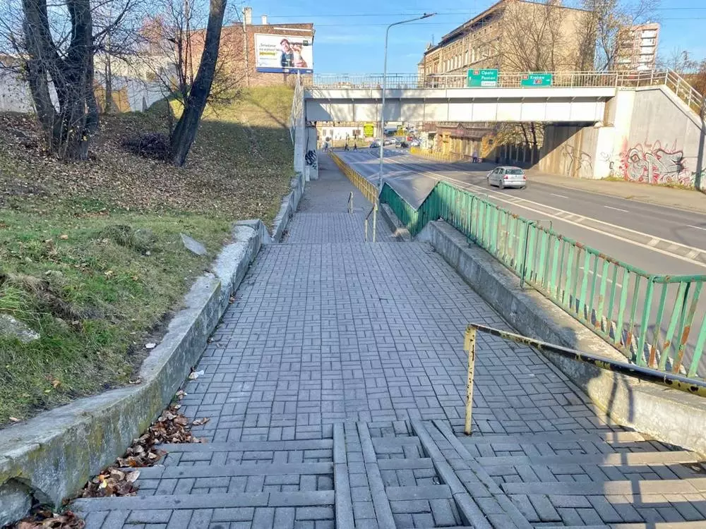 Chodnik i rampa przy ul. Chorzowskiej zostaną przebudowane / fot. UM Bytom
