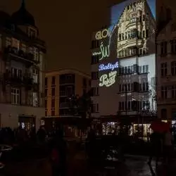 Historyczne kino „Gloria” roz&#347;wietlone wspomnieniami bytomskiej architektury