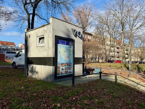 Miejskie toalety bezobsługowe z płatnością kartą – nowoczesne udogodnienia