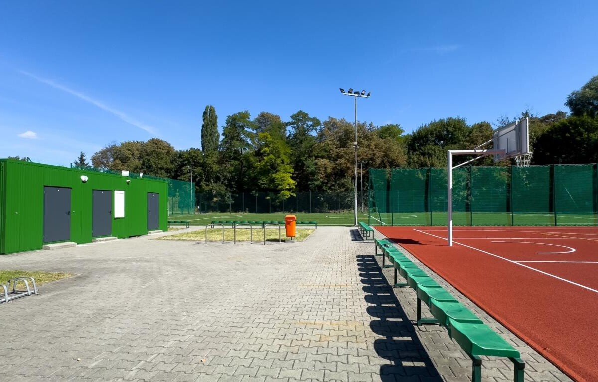 Otwarcie wyremontowanego Orlika. Bytomianie wzięli udział w sportowym pikniku / fot. H. Klimek / A. Janocha