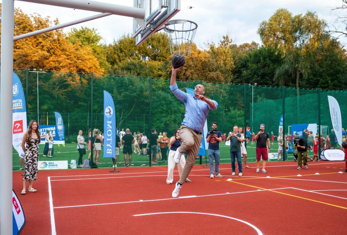 Otwarcie wyremontowanego Orlika. Bytomianie wzięli udział w sportowym pikniku / fot. H. Klimek / A. Janocha