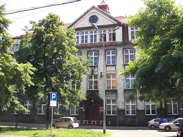 Plac Klasztorny 2