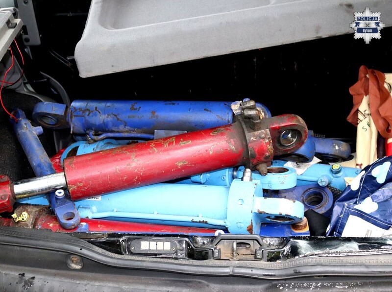 Policja odzyskała skradzione siłowniki warte 90 tys. zł. Zatrzymano dwóch sprawców