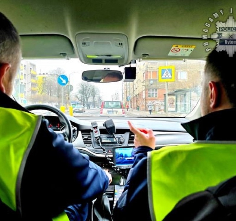 Policja w Bytomiu ujawnia 61 wykroczeń podczas akcji „Bezpieczny Pieszy”