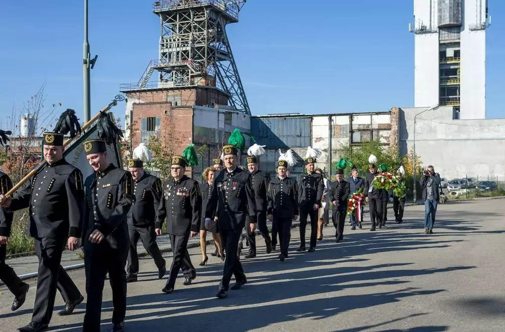 Prezydent upamiętnił tragicznie zmarłych górników z KWK "Dymitrow" / fot. UM Bytom