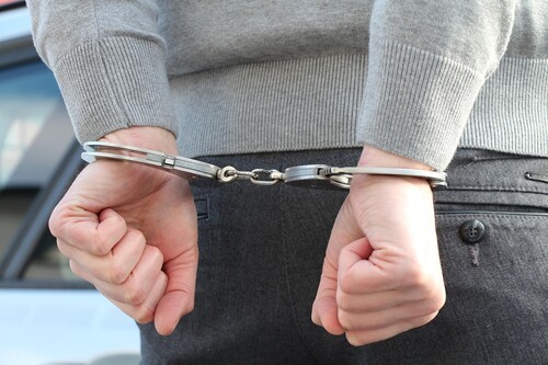 Próbował przekupić policjantów. Grozi mu do 10 lat więzienia