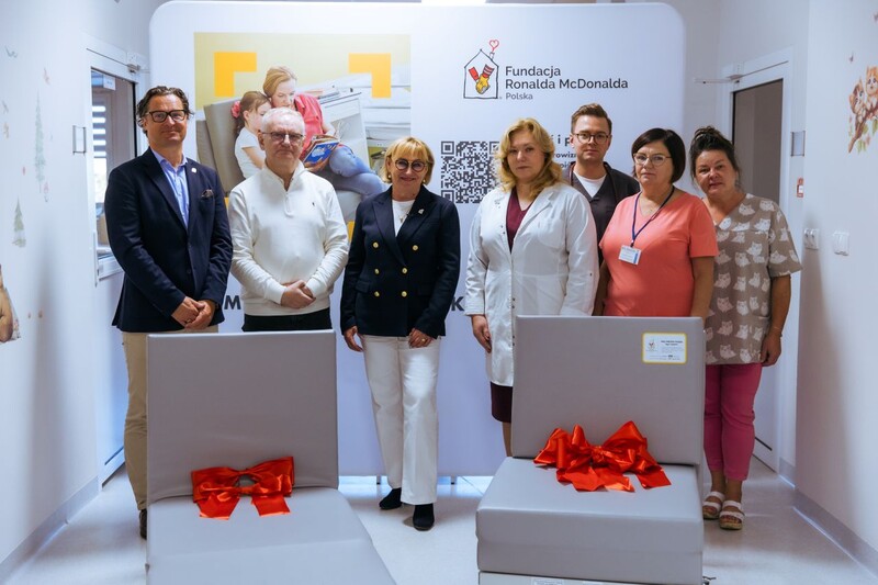 Szpital Specjalistyczny nr 2 w Bytomiu z nowymi łóżkami dla rodziców leczonych dzieci