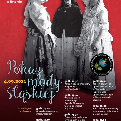 Tradycyjne stroje &#347;l&#261;skie na wybiegu. Pokaz mody &#347;l&#261;skiej przed Muzeum Górno&#347;l&#261;skim
