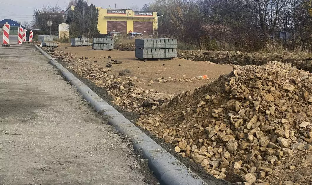 Trwa budowa miejsc parkingowych na Osiedlu gen. Ziętka/fot. UM Bytom