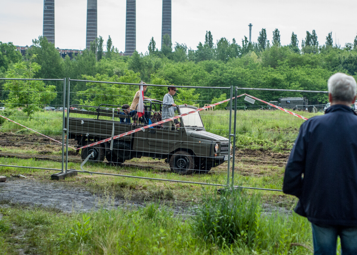 Na terenie dawnej KWK Miechowice trwa właśnie ogromny zlot militarny - Śląskie Manewry. Dziś ostatni, trzeci dzień imprezy, będzie się działo. Zobaczcie, jak było wczoraj!