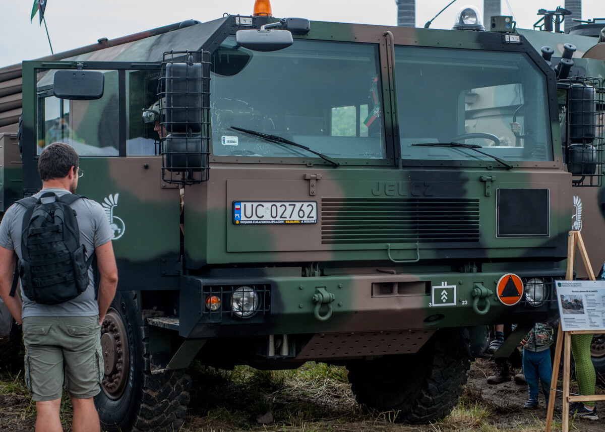 Na terenie dawnej KWK Miechowice trwa właśnie ogromny zlot militarny - Śląskie Manewry. Dziś ostatni, trzeci dzień imprezy, będzie się działo. Zobaczcie, jak było wczoraj!