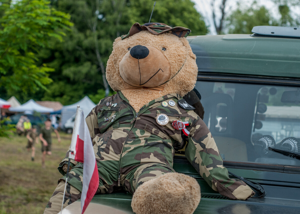 Na terenie dawnej KWK Miechowice trwa właśnie ogromny zlot militarny - Śląskie Manewry. Dziś ostatni, trzeci dzień imprezy, będzie się działo. Zobaczcie, jak było wczoraj!