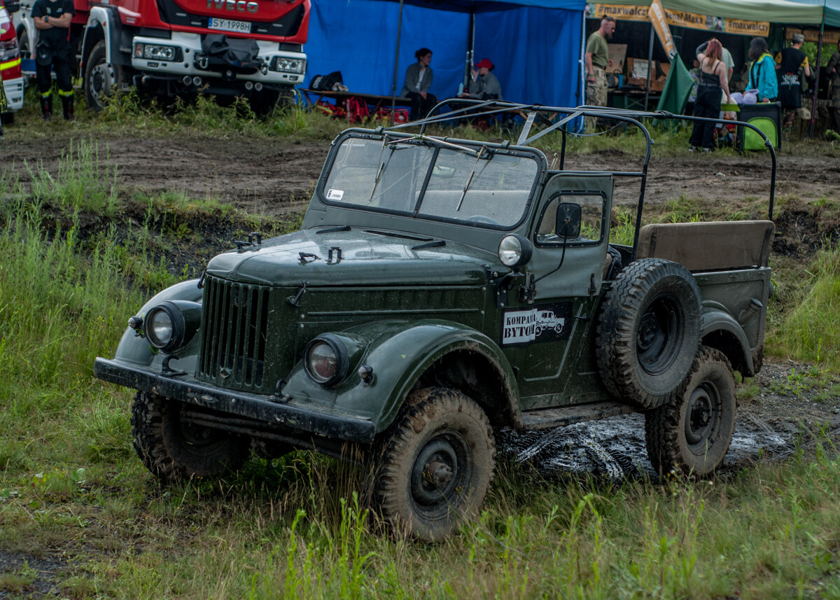 Na terenie dawnej KWK Miechowice trwa właśnie ogromny zlot militarny - Śląskie Manewry. Dziś ostatni, trzeci dzień imprezy, będzie się działo. Zobaczcie, jak było wczoraj!