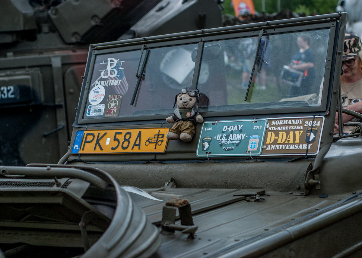 Na terenie dawnej KWK Miechowice trwa właśnie ogromny zlot militarny - Śląskie Manewry. Dziś ostatni, trzeci dzień imprezy, będzie się działo. Zobaczcie, jak było wczoraj!