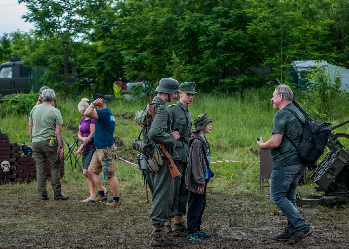 Na terenie dawnej KWK Miechowice trwa właśnie ogromny zlot militarny - Śląskie Manewry. Dziś ostatni, trzeci dzień imprezy, będzie się działo. Zobaczcie, jak było wczoraj!