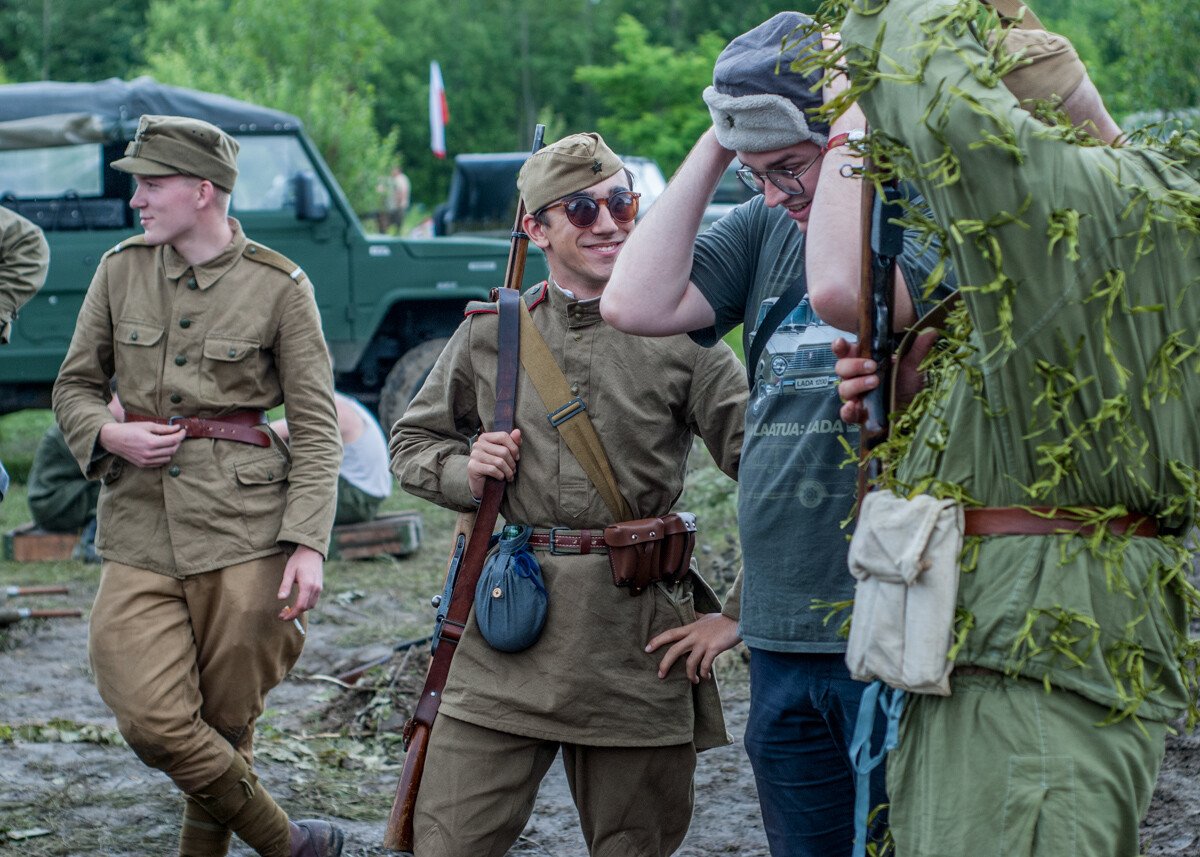 Na terenie dawnej KWK Miechowice trwa właśnie ogromny zlot militarny - Śląskie Manewry. Dziś ostatni, trzeci dzień imprezy, będzie się działo. Zobaczcie, jak było wczoraj!