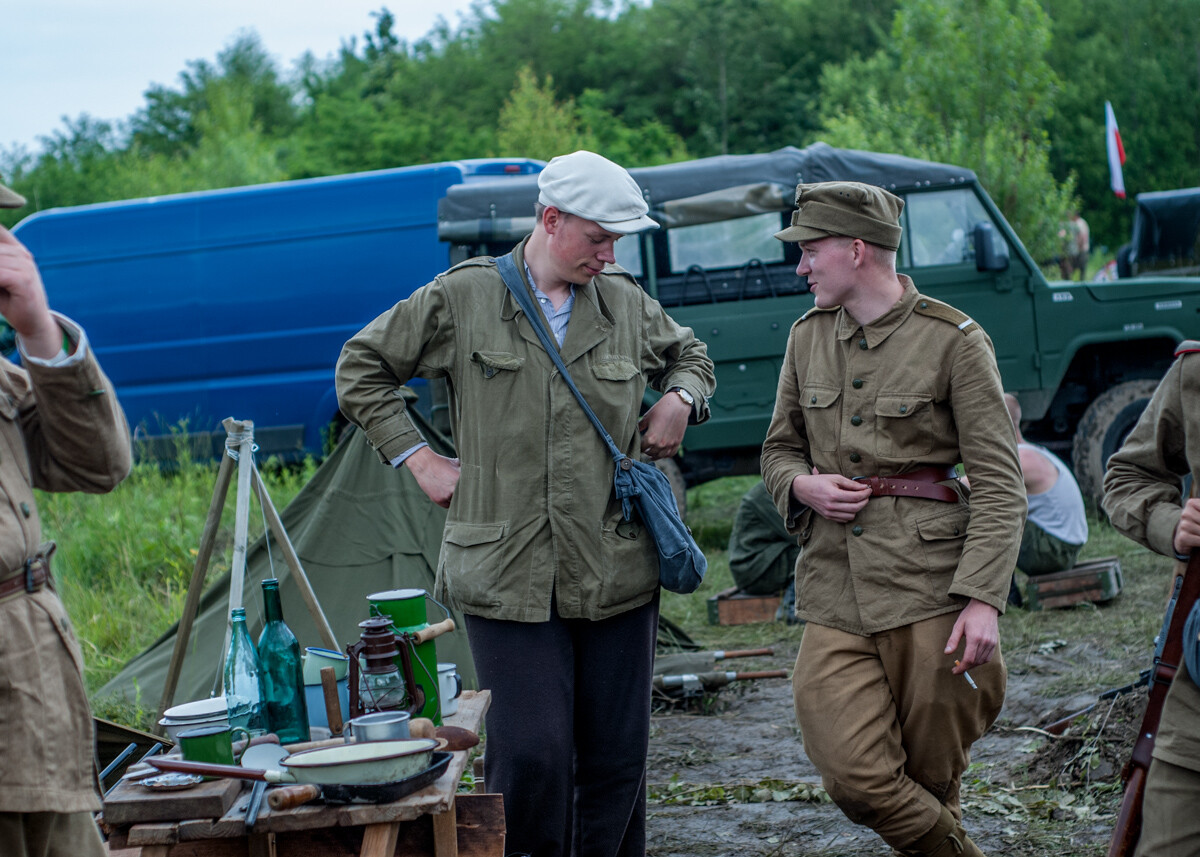 Na terenie dawnej KWK Miechowice trwa właśnie ogromny zlot militarny - Śląskie Manewry. Dziś ostatni, trzeci dzień imprezy, będzie się działo. Zobaczcie, jak było wczoraj!