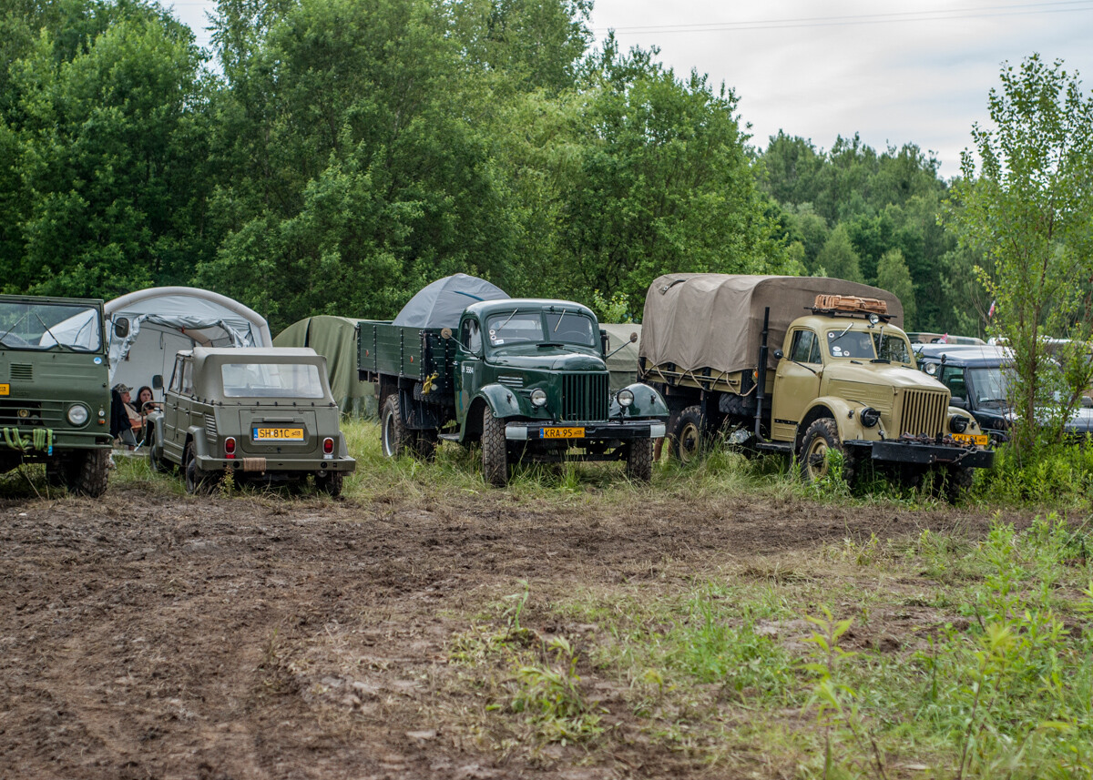 Na terenie dawnej KWK Miechowice trwa właśnie ogromny zlot militarny - Śląskie Manewry. Dziś ostatni, trzeci dzień imprezy, będzie się działo. Zobaczcie, jak było wczoraj!