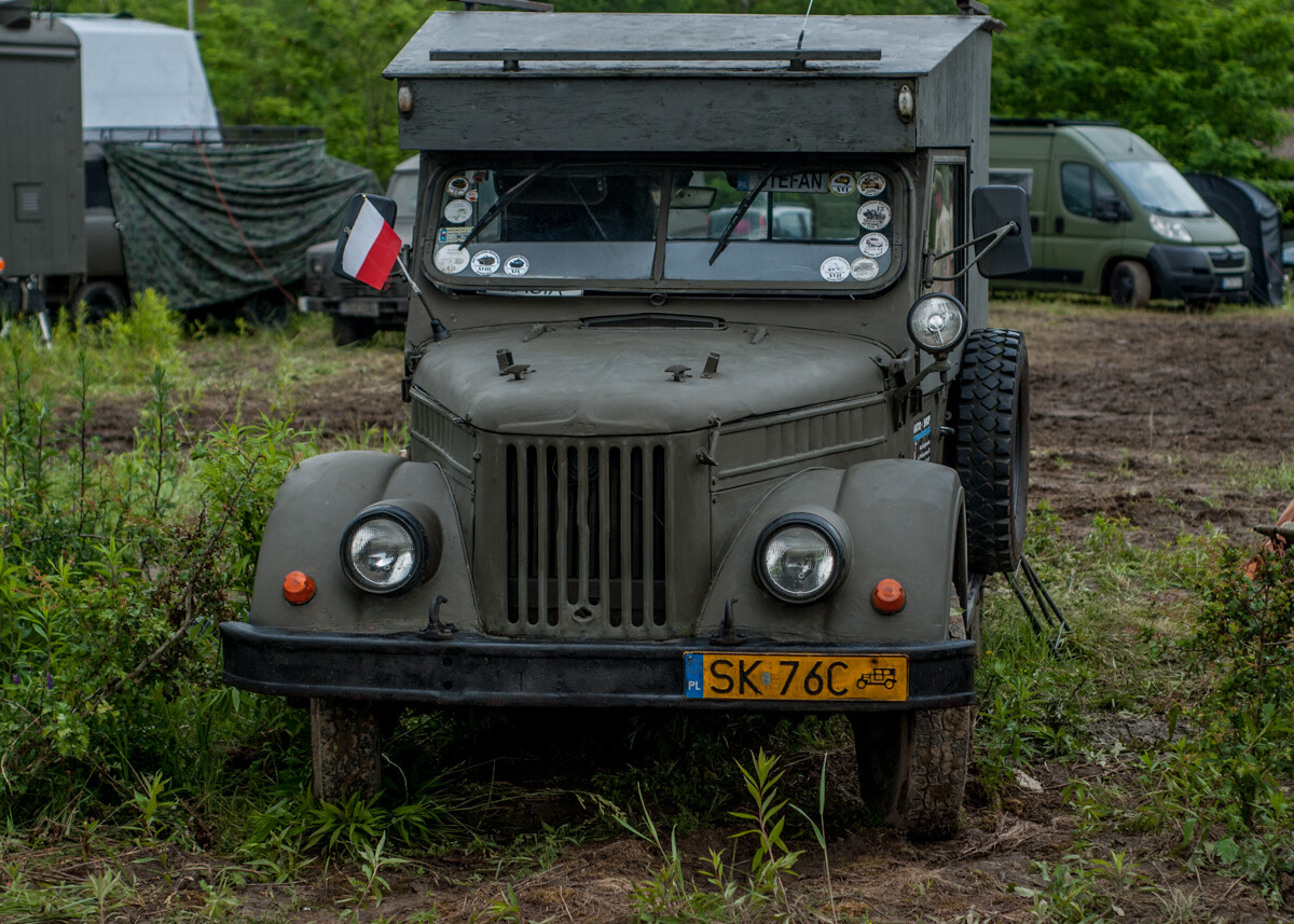 Na terenie dawnej KWK Miechowice trwa właśnie ogromny zlot militarny - Śląskie Manewry. Dziś ostatni, trzeci dzień imprezy, będzie się działo. Zobaczcie, jak było wczoraj!