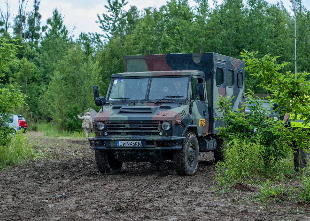 Na terenie dawnej KWK Miechowice trwa właśnie ogromny zlot militarny - Śląskie Manewry. Dziś ostatni, trzeci dzień imprezy, będzie się działo. Zobaczcie, jak było wczoraj!