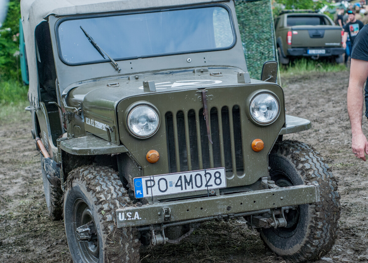 Na terenie dawnej KWK Miechowice trwa właśnie ogromny zlot militarny - Śląskie Manewry. Dziś ostatni, trzeci dzień imprezy, będzie się działo. Zobaczcie, jak było wczoraj!