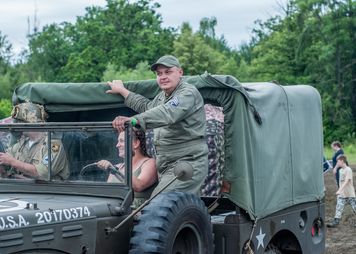 Na terenie dawnej KWK Miechowice trwa właśnie ogromny zlot militarny - Śląskie Manewry. Dziś ostatni, trzeci dzień imprezy, będzie się działo. Zobaczcie, jak było wczoraj!