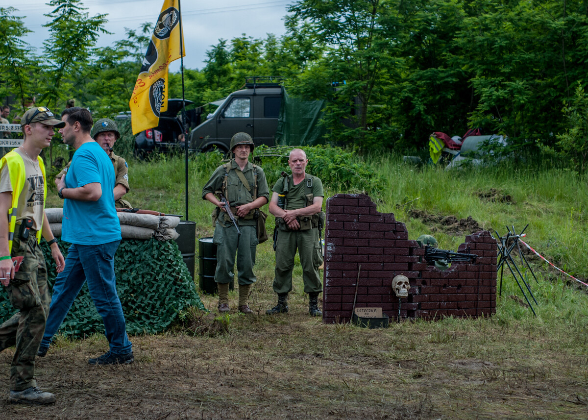 Na terenie dawnej KWK Miechowice trwa właśnie ogromny zlot militarny - Śląskie Manewry. Dziś ostatni, trzeci dzień imprezy, będzie się działo. Zobaczcie, jak było wczoraj!