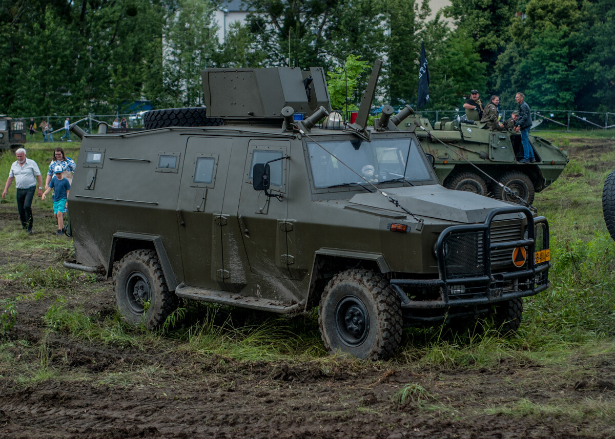 Na terenie dawnej KWK Miechowice trwa właśnie ogromny zlot militarny - Śląskie Manewry. Dziś ostatni, trzeci dzień imprezy, będzie się działo. Zobaczcie, jak było wczoraj!
