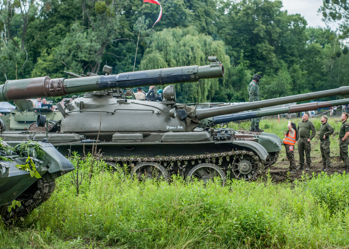 Na terenie dawnej KWK Miechowice trwa właśnie ogromny zlot militarny - Śląskie Manewry. Dziś ostatni, trzeci dzień imprezy, będzie się działo. Zobaczcie, jak było wczoraj!