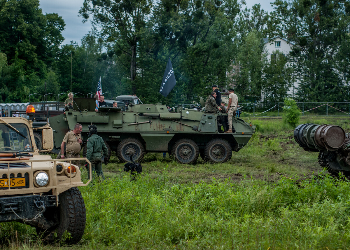 Na terenie dawnej KWK Miechowice trwa właśnie ogromny zlot militarny - Śląskie Manewry. Dziś ostatni, trzeci dzień imprezy, będzie się działo. Zobaczcie, jak było wczoraj!