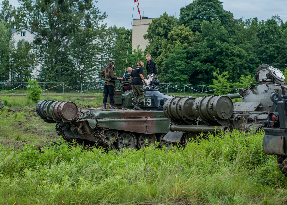 Na terenie dawnej KWK Miechowice trwa właśnie ogromny zlot militarny - Śląskie Manewry. Dziś ostatni, trzeci dzień imprezy, będzie się działo. Zobaczcie, jak było wczoraj!