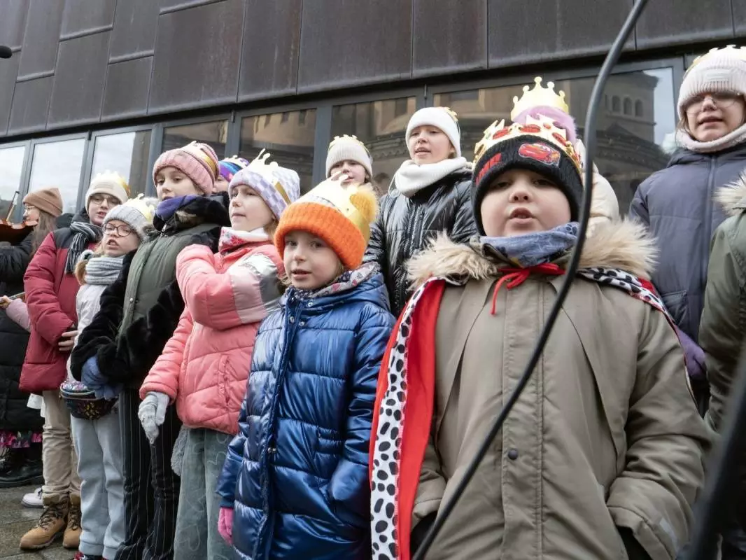 Trzej Królowie na ulicach Bytomia: wspólne kolędowanie i radosna procesja