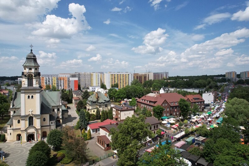 Uwaga kierowcy! Zmiany w organizacji ruchu w Miechowicach w trakcie corocznego odpustu