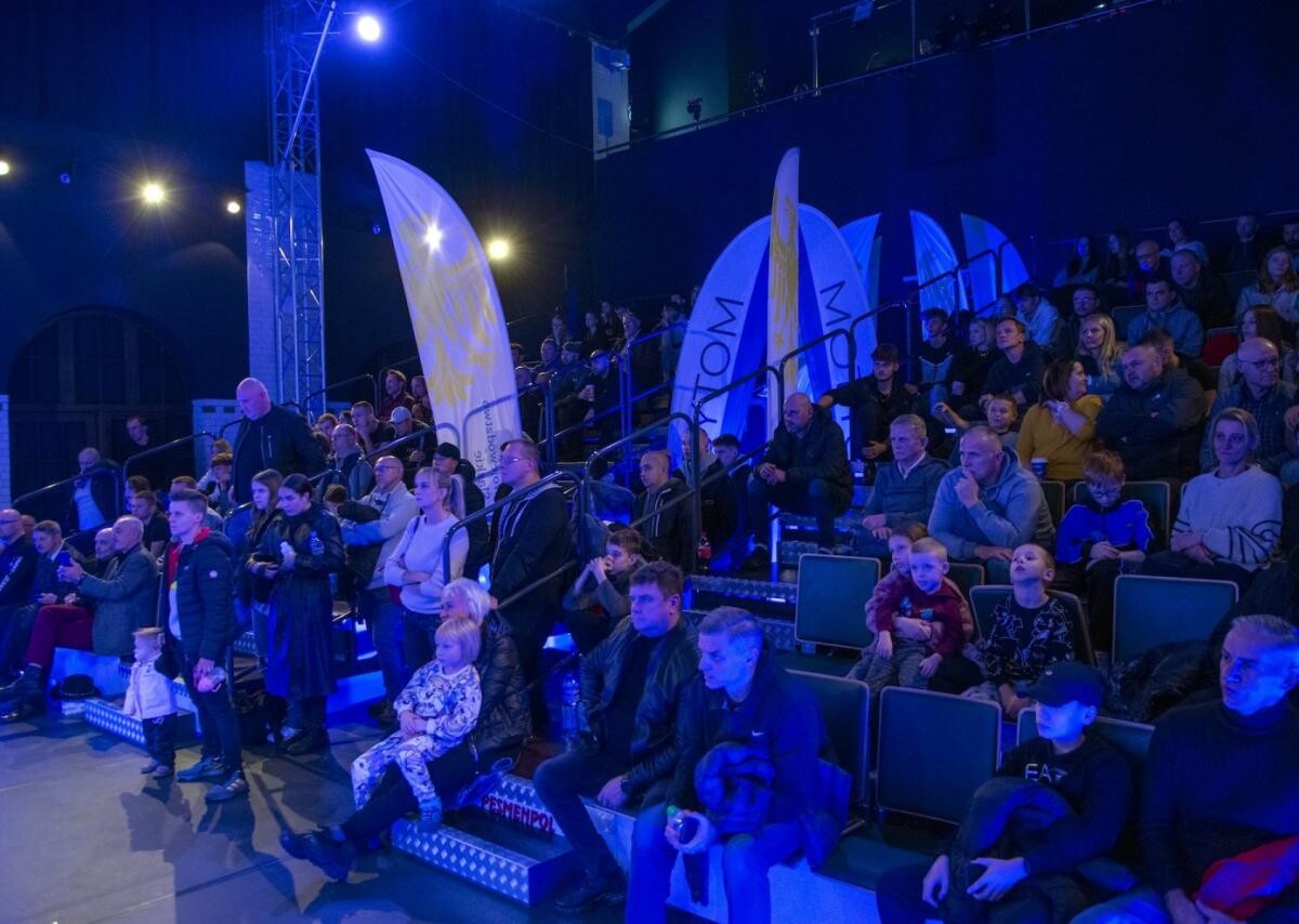W sobotę i niedzielę (18 i 19 listopada) w Teatrze Rozbark w Bytomiu pięściarze rywalizowali w XVII Międzynarodowym Memoriale Leszka Błażyńskieg (fot. UM Bytom/Grzegorz Goik)
