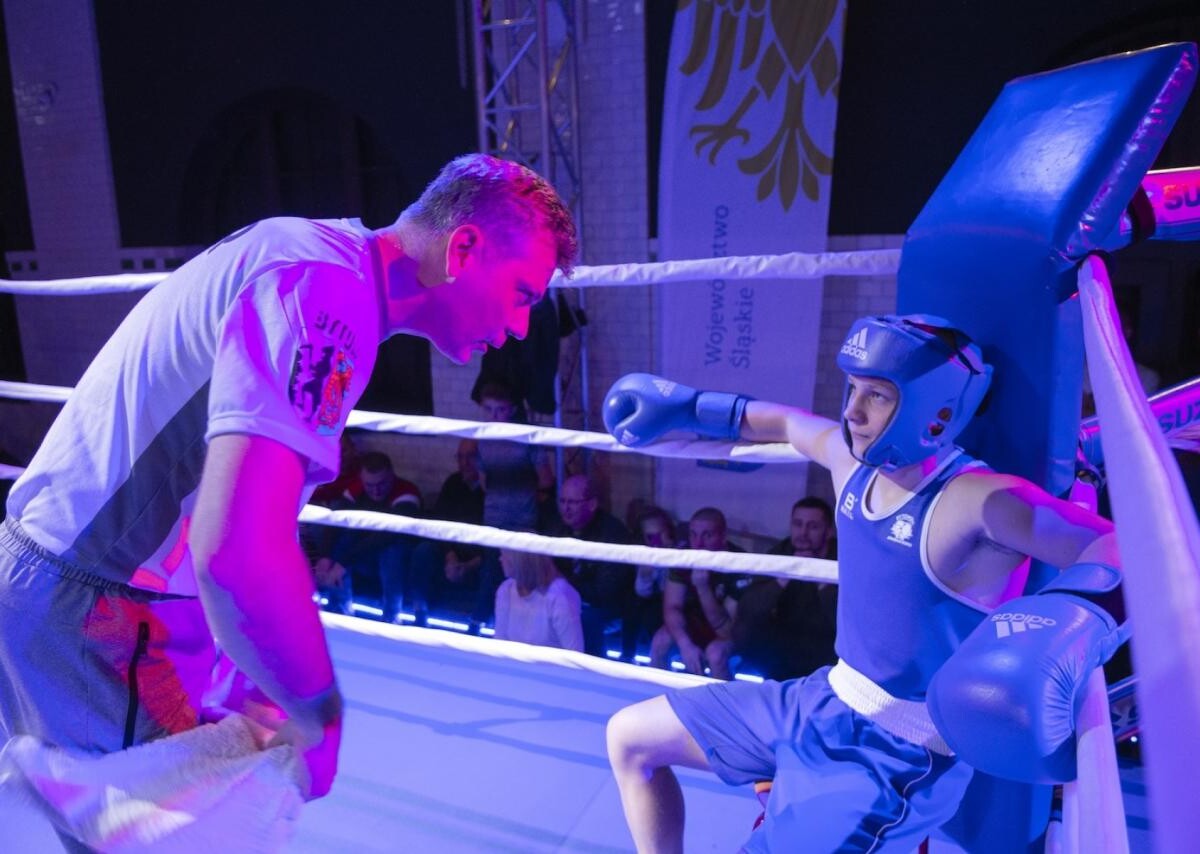 W sobotę i niedzielę (18 i 19 listopada) w Teatrze Rozbark w Bytomiu pięściarze rywalizowali w XVII Międzynarodowym Memoriale Leszka Błażyńskieg (fot. UM Bytom/Grzegorz Goik)