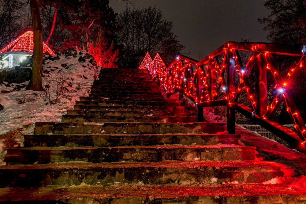 [ZDJ&#280;CIA] Walentynkowa iluminacja na Górze Mi&#322;o&#347;ci